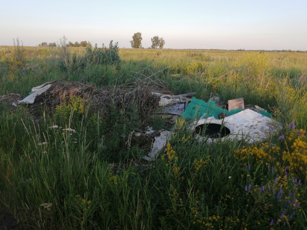 Фото одной из куч мусора // СНТ "Вахрушево"